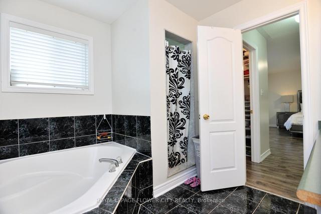 19 Flatbush Ln, House detached with 4 bedrooms, 4 bathrooms and 6 parking in Brampton ON | Image 31