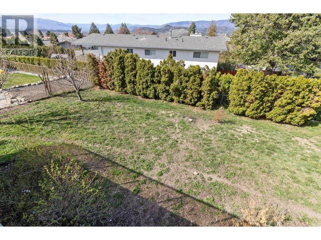 1750 Stayman Rd, House detached with 5 bedrooms, 2 bathrooms and 6 parking in Kelowna BC | Image 29