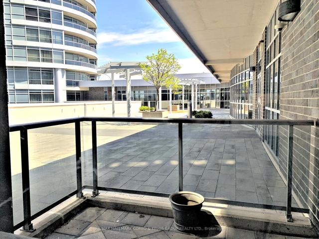 512 - 125 Village Green Sq, Condo with 1 bedrooms, 1 bathrooms and 1 parking in Toronto ON | Image 3