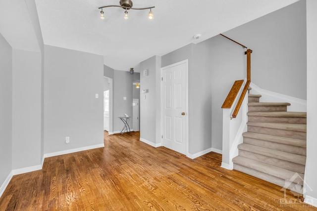27 - 10 Hintonburg Pl, Townhouse with 2 bedrooms, 2 bathrooms and 2 parking in Ottawa ON | Image 10
