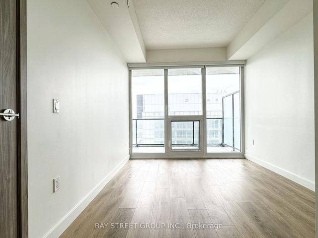 3605 - 85 Mcmahon Dr, Condo with 2 bedrooms, 2 bathrooms and 1 parking in Toronto ON | Image 7