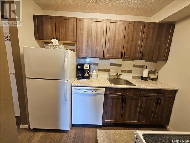 102 - 1120 9th Ave Ne, Condo with 1 bedrooms, 1 bathrooms and null parking in Swift Current SK | Image 3