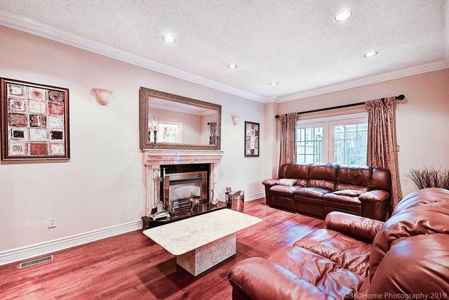 229 Viewmount Ave, House detached with 5 bedrooms, 4 bathrooms and 1 parking in Toronto ON | Image 11