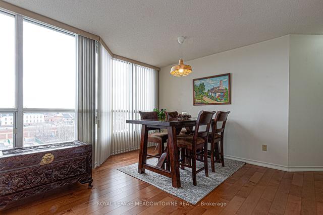 402 - 100 Millside Dr, Condo with 2 bedrooms, 2 bathrooms and 1 parking in Milton ON | Image 6