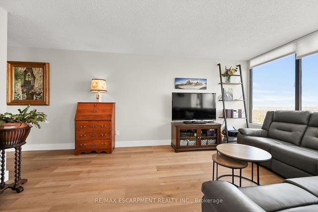 1903 - 75 Queen St N, Condo with 3 bedrooms, 2 bathrooms and 1 parking in Hamilton ON | Image 37