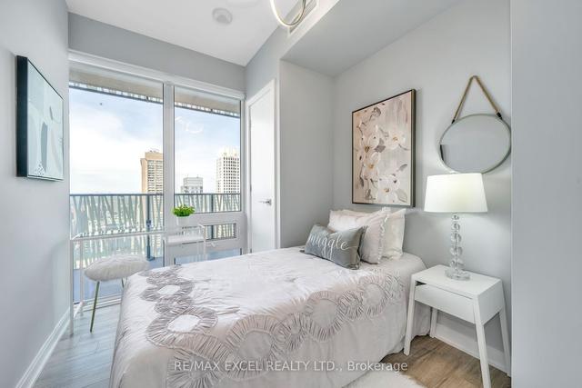 3706 - 42 Charles St E, Condo with 2 bedrooms, 1 bathrooms and 0 parking in Toronto ON | Image 11