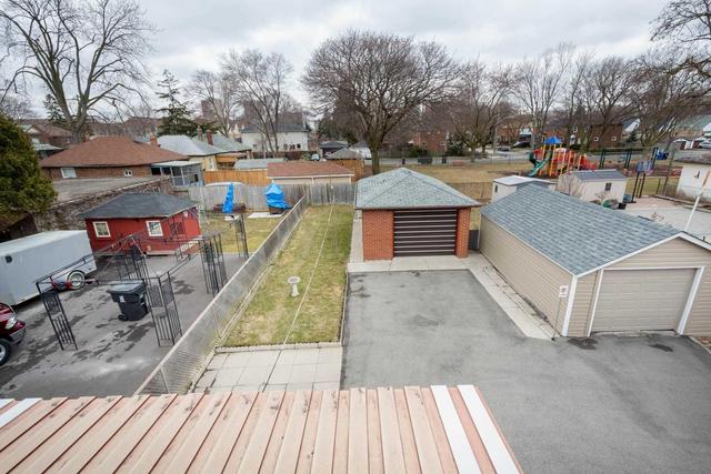 8 Vimy Ave, House detached with 3 bedrooms, 2 bathrooms and 3 parking in Toronto ON | Image 20