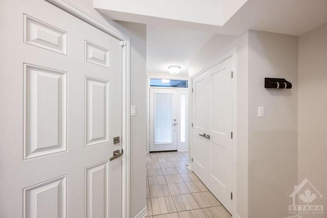 791 Cedar Creek Dr, Townhouse with 3 bedrooms, 3 bathrooms and 2 parking in Ottawa ON | Image 2