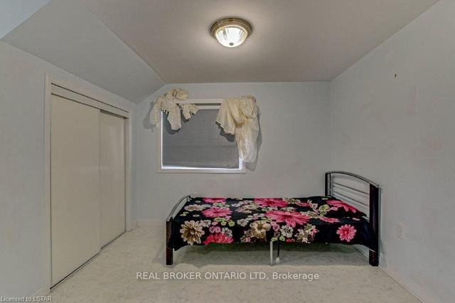 112 Emery St W, House detached with 3 bedrooms, 3 bathrooms and 6 parking in London ON | Image 5