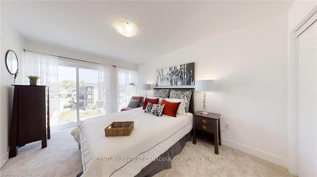 250 Edgevalley Rd, Townhouse with 3 bedrooms, 4 bathrooms and 2 parking in London ON | Image 8