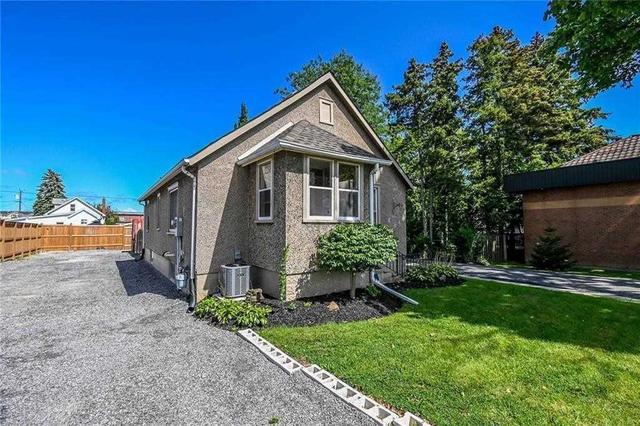 6113 Virginia St, House detached with 2 bedrooms, 2 bathrooms and 8 parking in Niagara Falls ON | Image 12