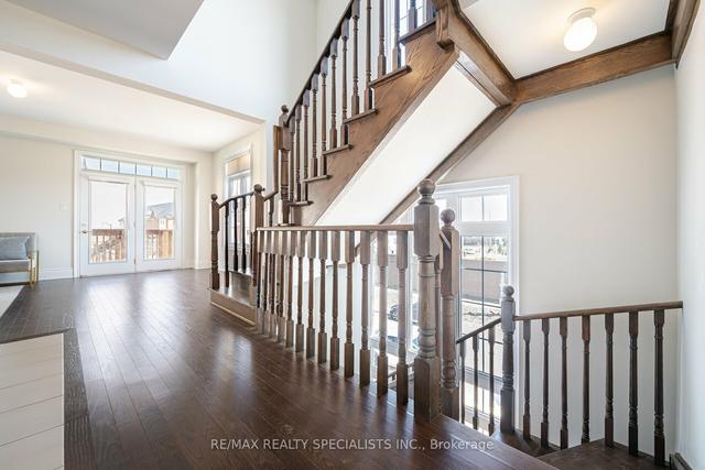 70 Foxsparrow Rd, House attached with 5 bedrooms, 4 bathrooms and 3 parking in Brampton ON | Image 5