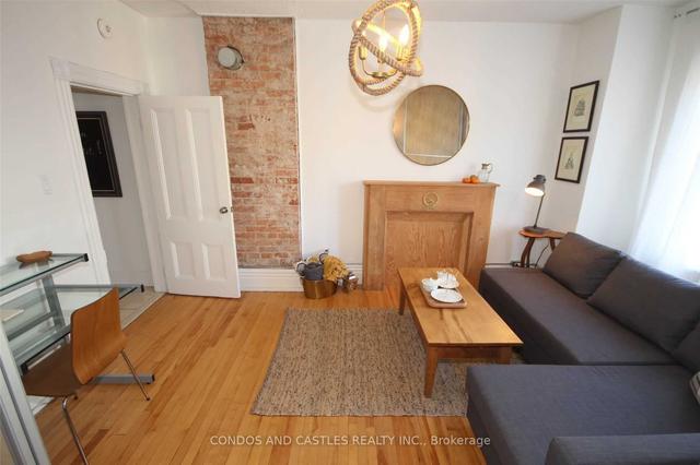 2 - 467 Richmond St E, House semidetached with 2 bedrooms, 1 bathrooms and 0 parking in Toronto ON | Image 2