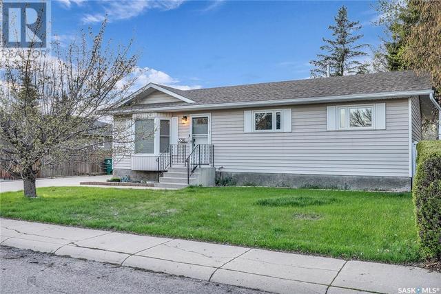 330 Flavelle Cres, House detached with 5 bedrooms, 3 bathrooms and null parking in Saskatoon SK | Image 1