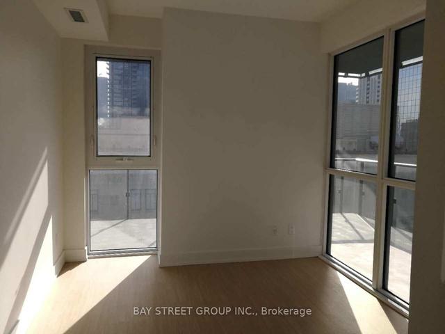 1711 - 7 Grenville St, Condo with 3 bedrooms, 2 bathrooms and 0 parking in Toronto ON | Image 13