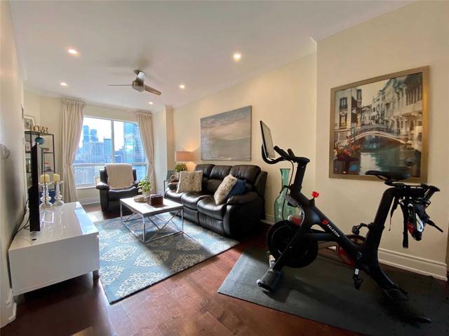 uph1 - 55 Bloor St E, Condo with 2 bedrooms, 2 bathrooms and 1 parking in Toronto ON | Image 16