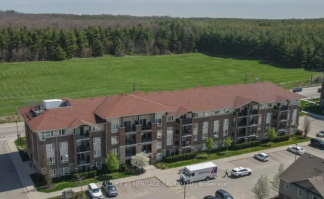 402 - 45 Kingsbury Sq, Condo with 2 bedrooms, 1 bathrooms and 1 parking in Guelph ON | Image 1