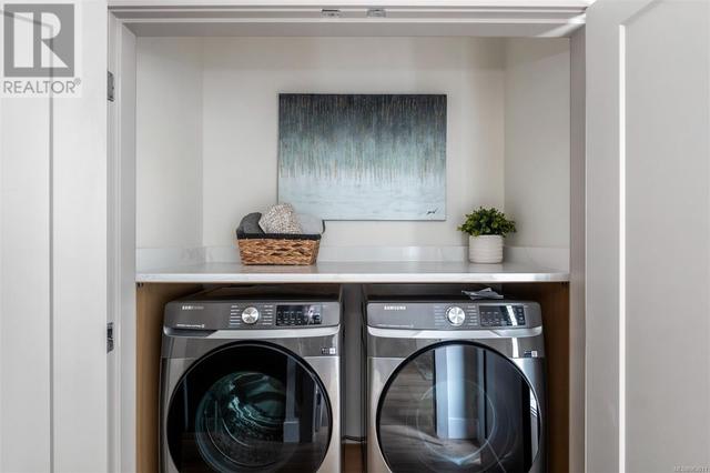 Washer/Dryer on Upper Level | Image 31