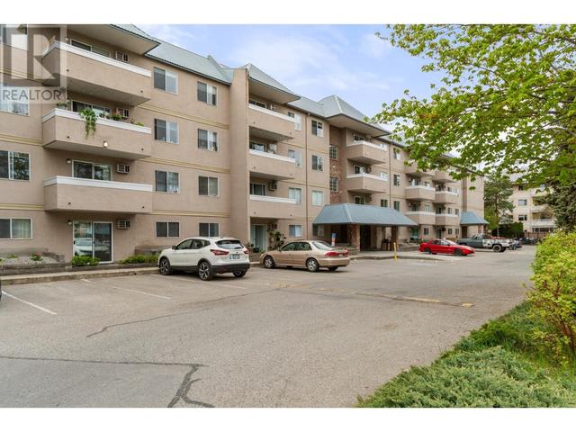 103 - 3180 De Montreuil Court, Condo with 2 bedrooms, 1 bathrooms and 1 parking in Kelowna BC | Image 1
