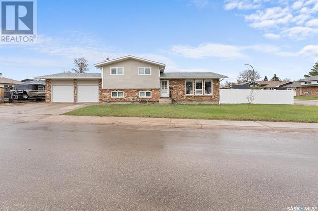 153 Bluesage Dr, House detached with 4 bedrooms, 3 bathrooms and null parking in Moose Jaw SK | Image 1