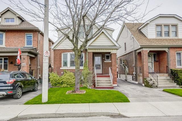 138 Balsam Ave N, House detached with 3 bedrooms, 1 bathrooms and 2 parking in Hamilton ON | Image 1