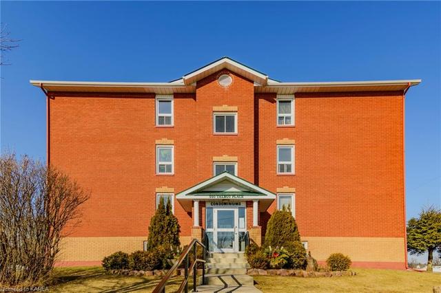 205 - 550 Talbot Pl, House attached with 2 bedrooms, 1 bathrooms and null parking in Gananoque ON | Image 1