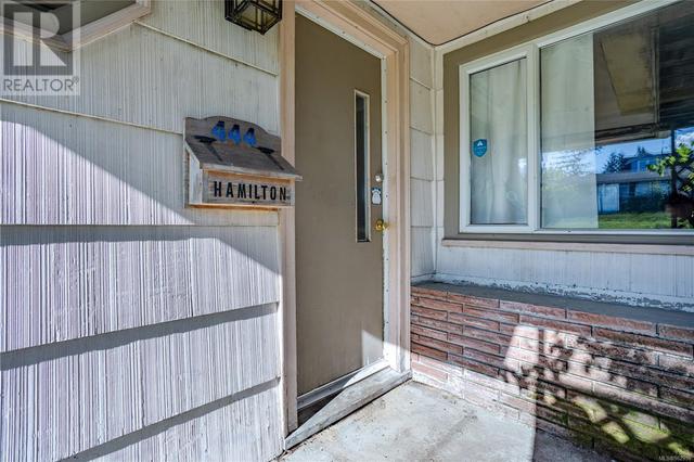 444 Hamilton Ave, House detached with 2 bedrooms, 1 bathrooms and 1 parking in Nanaimo BC | Image 3