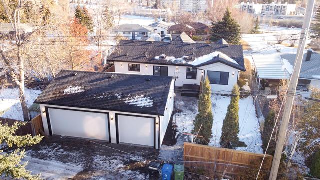 77 Malibou Rd Sw, House detached with 4 bedrooms, 3 bathrooms and 3 parking in Calgary AB | Image 42