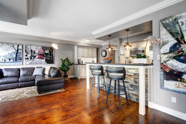 717 - 270 Wellington St W, Condo with 2 bedrooms, 2 bathrooms and 1 parking in Toronto ON | Image 20