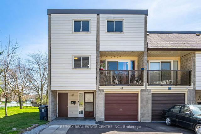 44 - 75 Blackwell Ave, Townhouse with 4 bedrooms, 2 bathrooms and 4 parking in Toronto ON | Image 1