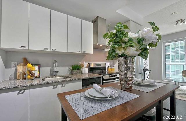 1101 - 51 E Liberty St, Condo with 1 bedrooms, 2 bathrooms and 0 parking in Toronto ON | Image 3