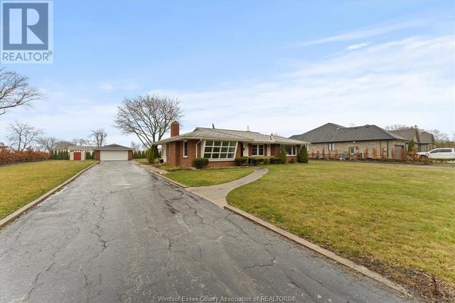441 Arlington Boulevard, House detached with 4 bedrooms, 1 bathrooms and null parking in Tecumseh ON | Image 2