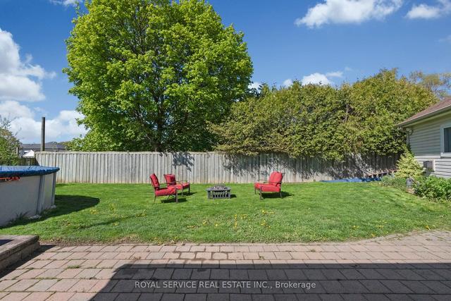 12 Parkway Cres, House detached with 3 bedrooms, 2 bathrooms and 7 parking in Clarington ON | Image 6