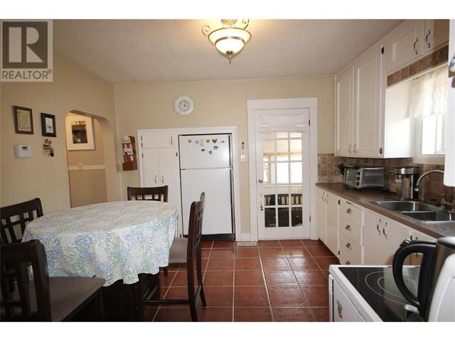739 Government Street, House detached with 3 bedrooms, 1 bathrooms and 2 parking in Penticton BC | Image 12