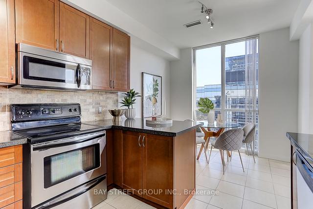 ph101 - 5791 Yonge St, Condo with 2 bedrooms, 2 bathrooms and 1 parking in Toronto ON | Image 3