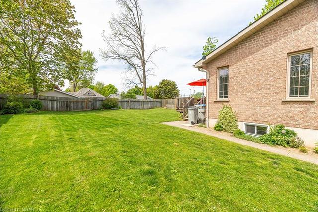 30 Arthur St, House semidetached with 3 bedrooms, 2 bathrooms and 4 parking in Lambton Shores ON | Image 30