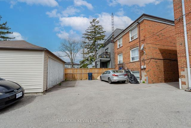 18A Avon Dr, House detached with 6 bedrooms, 3 bathrooms and 5 parking in Toronto ON | Image 18