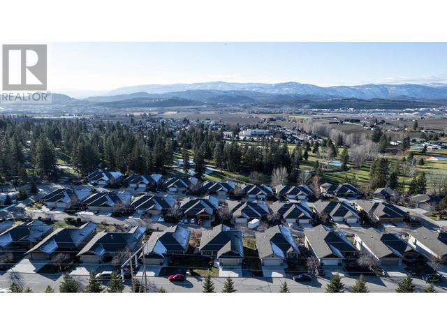 3516 Camelback Dr, House detached with 5 bedrooms, 3 bathrooms and 5 parking in Central Okanagan BC | Image 37