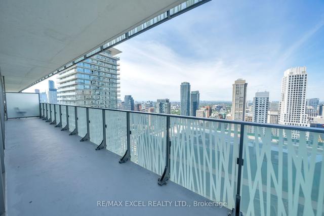 3706 - 42 Charles St E, Condo with 2 bedrooms, 1 bathrooms and 0 parking in Toronto ON | Image 15