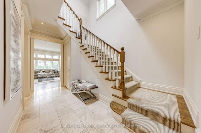 523 Douglas Ave, House detached with 4 bedrooms, 5 bathrooms and 6 parking in Toronto ON | Image 3