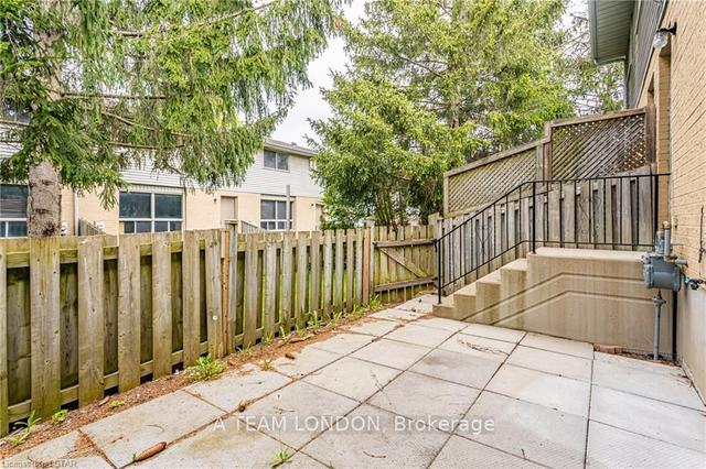 54 - 35 Waterman Ave, Townhouse with 3 bedrooms, 2 bathrooms and 1 parking in London ON | Image 26