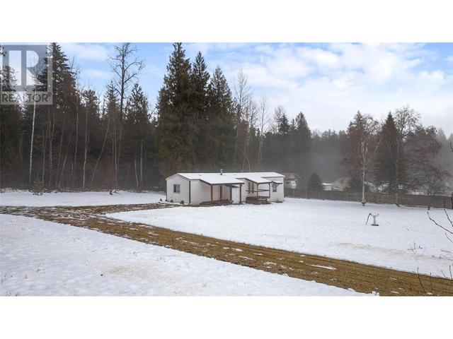 3711 Lefreniere Road, House detached with 1 bedrooms, 1 bathrooms and null parking in Columbia Shuswap E BC | Image 8
