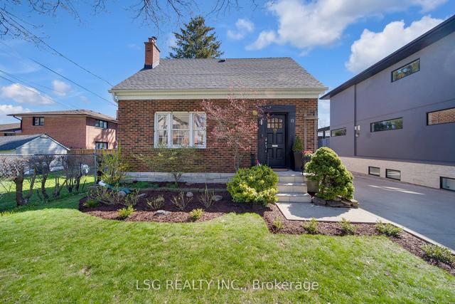 13 Berl Ave, House detached with 2 bedrooms, 2 bathrooms and 5 parking in Toronto ON | Image 12
