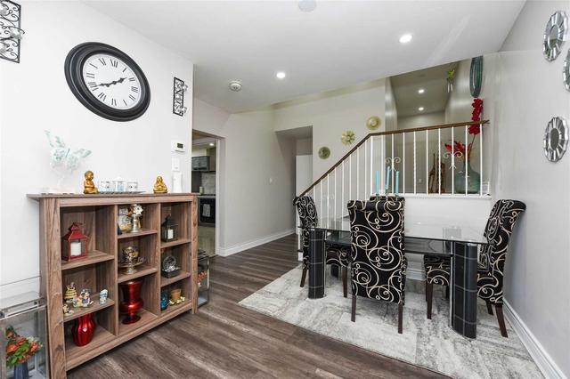 27 Cathcart Cres, House semidetached with 3 bedrooms, 3 bathrooms and 5 parking in Brampton ON | Image 29