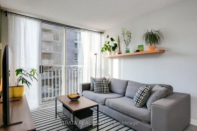 667 - 313 Richmond St E, Condo with 1 bedrooms, 1 bathrooms and 1 parking in Toronto ON | Image 3