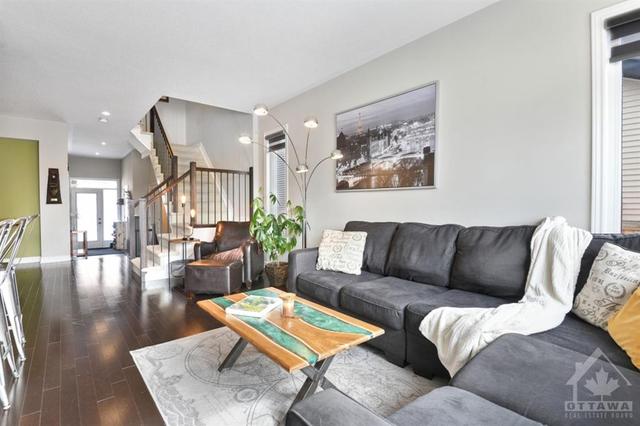 329 De La Melodie Street, Townhouse with 3 bedrooms, 3 bathrooms and 3 parking in Ottawa ON | Image 7