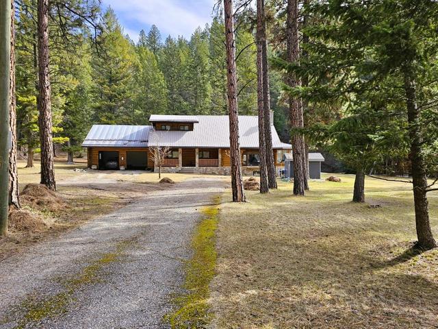 6492 Wasa Lake Park Drive, House detached with 3 bedrooms, 3 bathrooms and 2 parking in East Kootenay E BC | Image 1