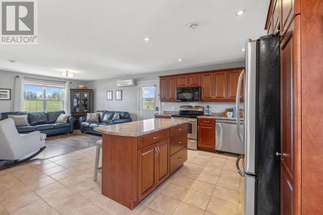 2 Jake Dr, House detached with 3 bedrooms, 2 bathrooms and null parking in Cornwall PE | Image 11