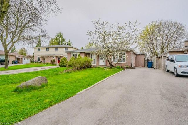 11 Eliot Pl, House semidetached with 5 bedrooms, 2 bathrooms and 4 parking in Guelph ON | Image 23