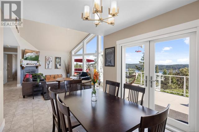 8475 Lisa Lane, House detached with 4 bedrooms, 3 bathrooms and 8 parking in Lantzville BC | Image 4